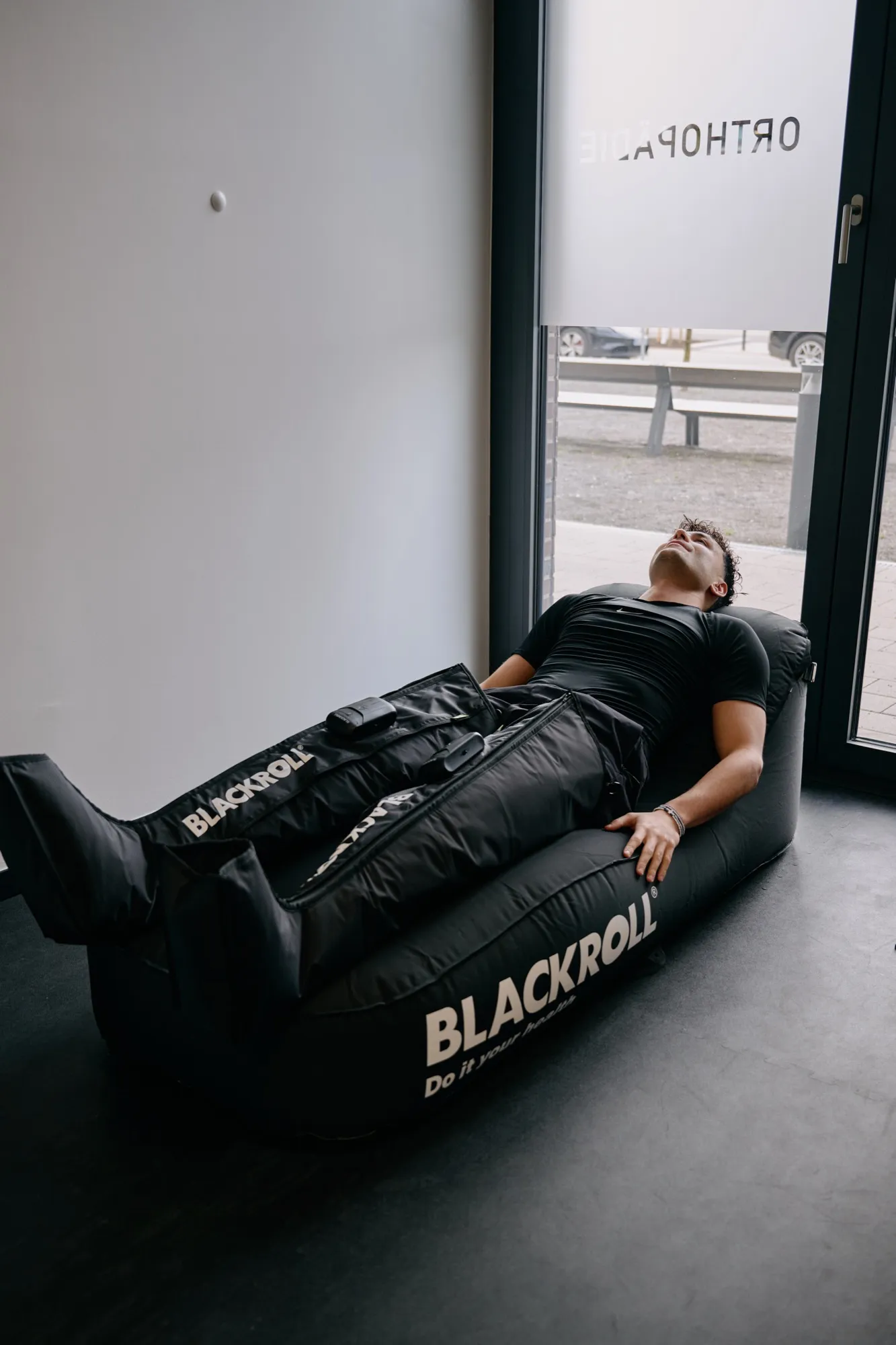 Recoveryboots in der Recoveryarea im GymMed Heidelberg